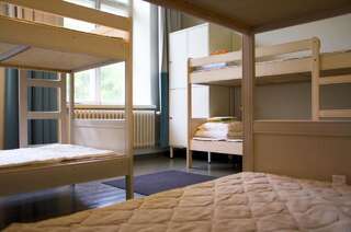 Хостелы Hostel Suomenlinna Хельсинки Односпальная кровать в общем номере для женщин-1